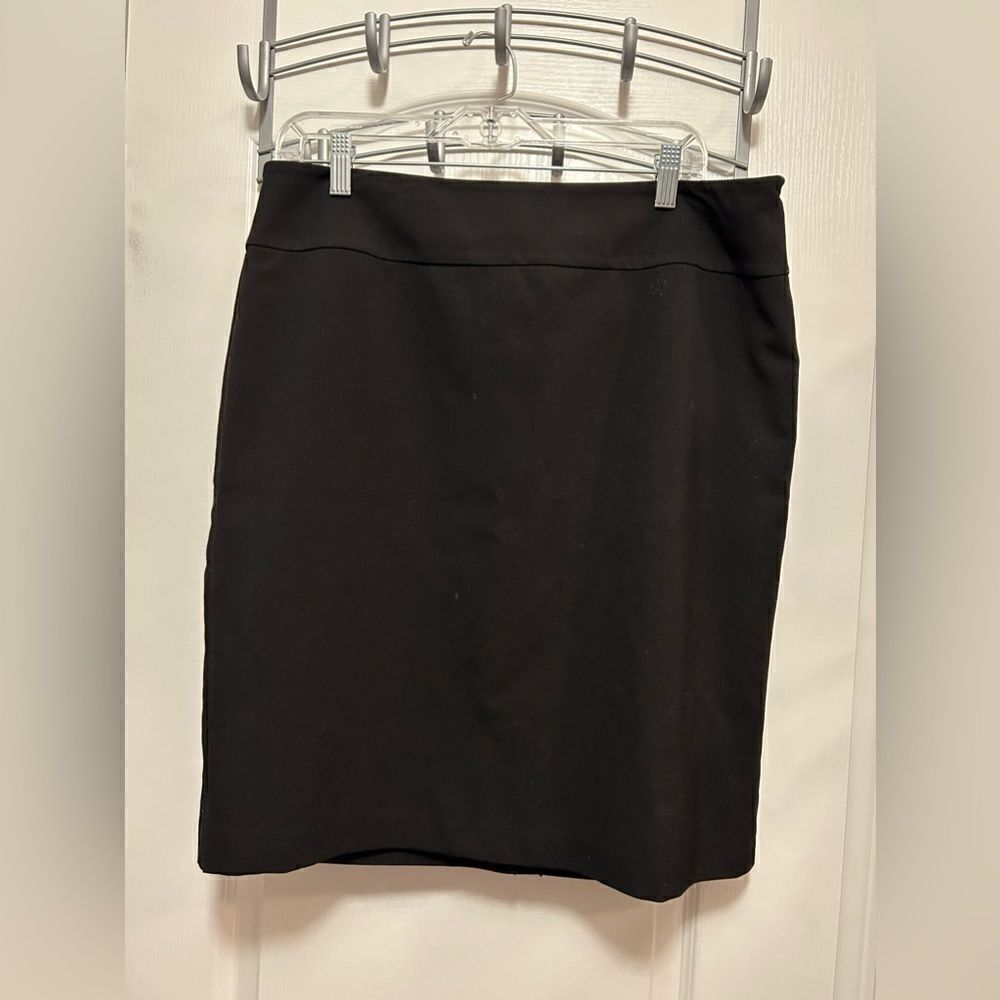 212 Collection Size‎ 14 classic Black Skirt side zip back slit EUC
